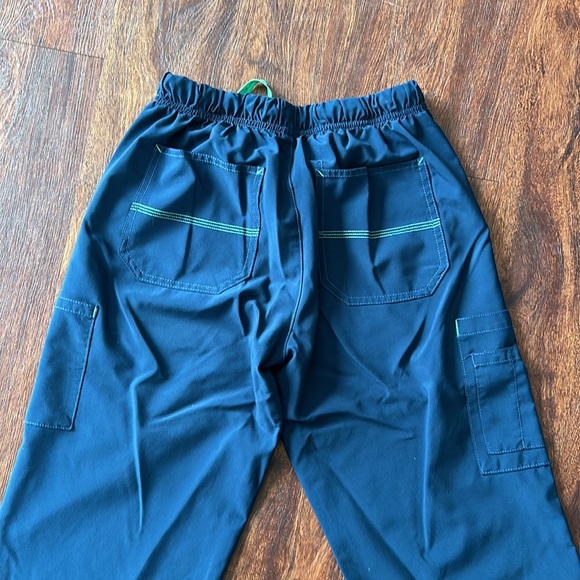 Carhartt scrubs - Picture 7 of 7